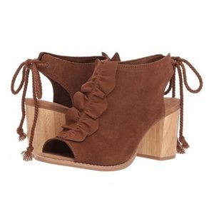 TOMS Elba dark amber Suede/ruffle women’s size 10